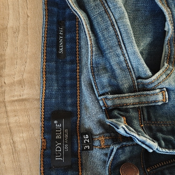 🎉Host Pick🎉 EUC Distressed Plaid Patch Skinny Jeans - Picture 3 of 7